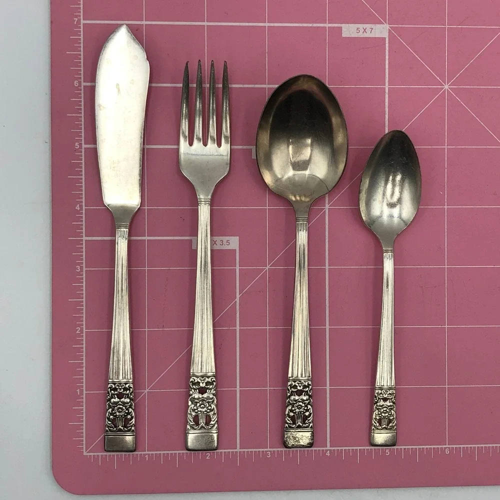 Set of 4 Serving pieces - Oneida Silver Coronation Butter Knife Spoon Fork